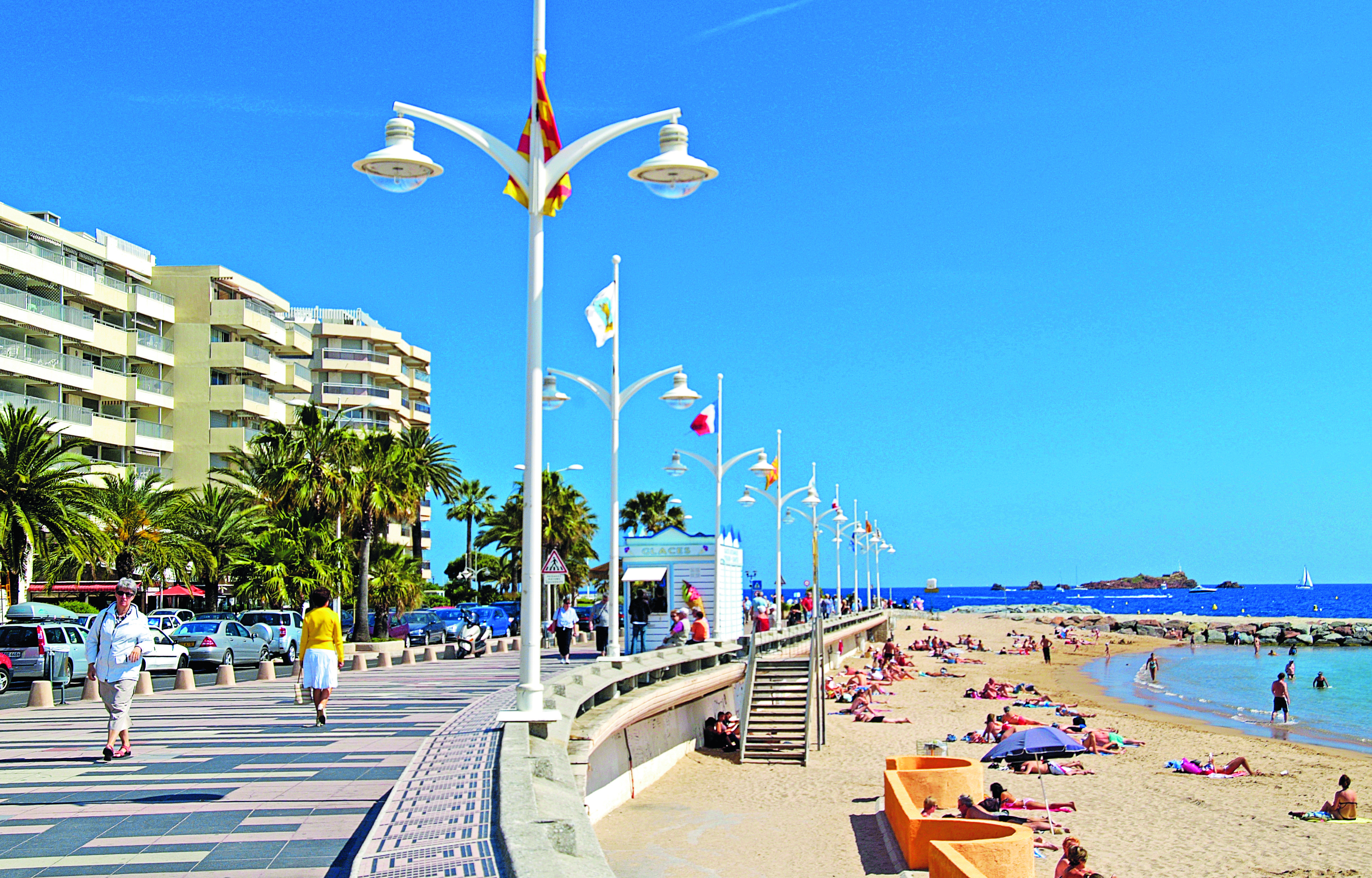 Pierre & La Promenade Des Bains Saint-Raphaël