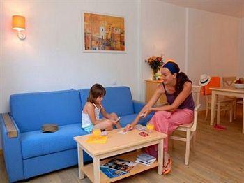 Aparthotel Pierre & La Promenade Des Bains 2*