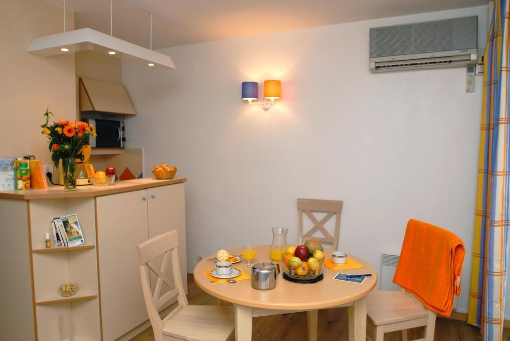 Pierre & La Promenade Des Bains Aparthotel 2*